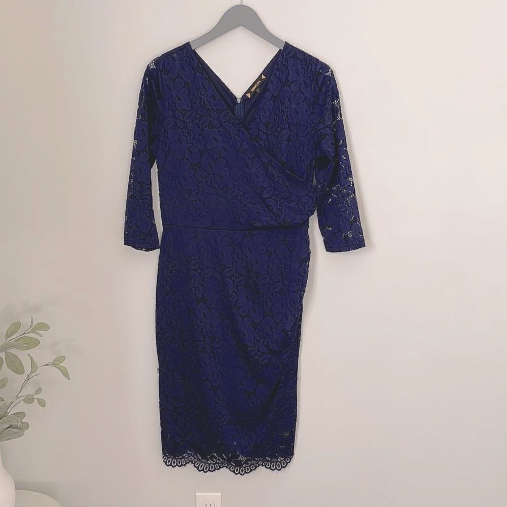 Miusol Navy Lace Over lay Dress
Size Large.